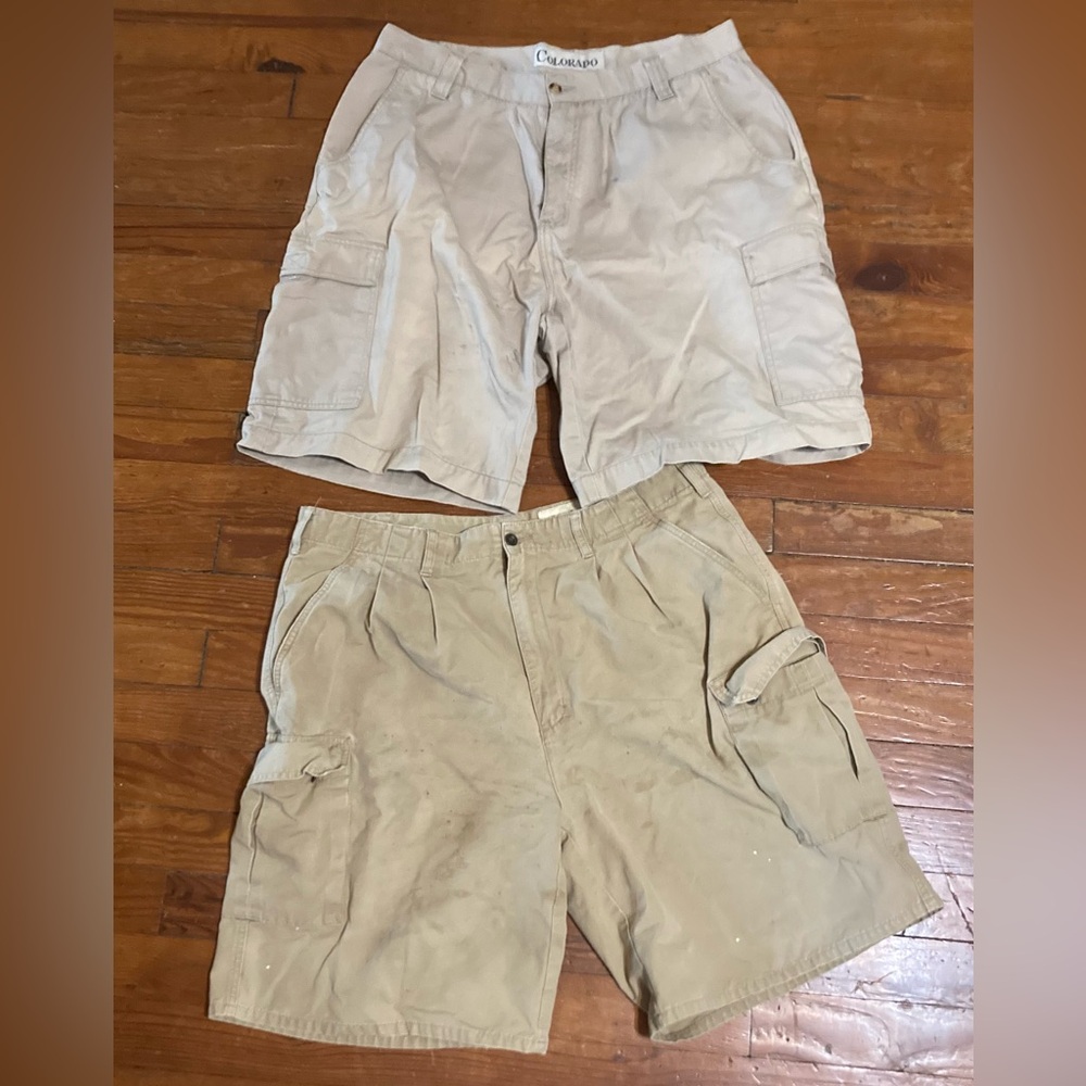 2 pair of men’s used cargo shorts, size 38 & 36 PLEASE READ DESCRIPTION